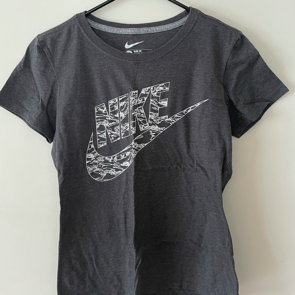 Nike SlimFit Tee